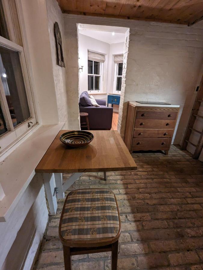 The Lookout: Cosy Compact * Totland (Isle Of Wight)