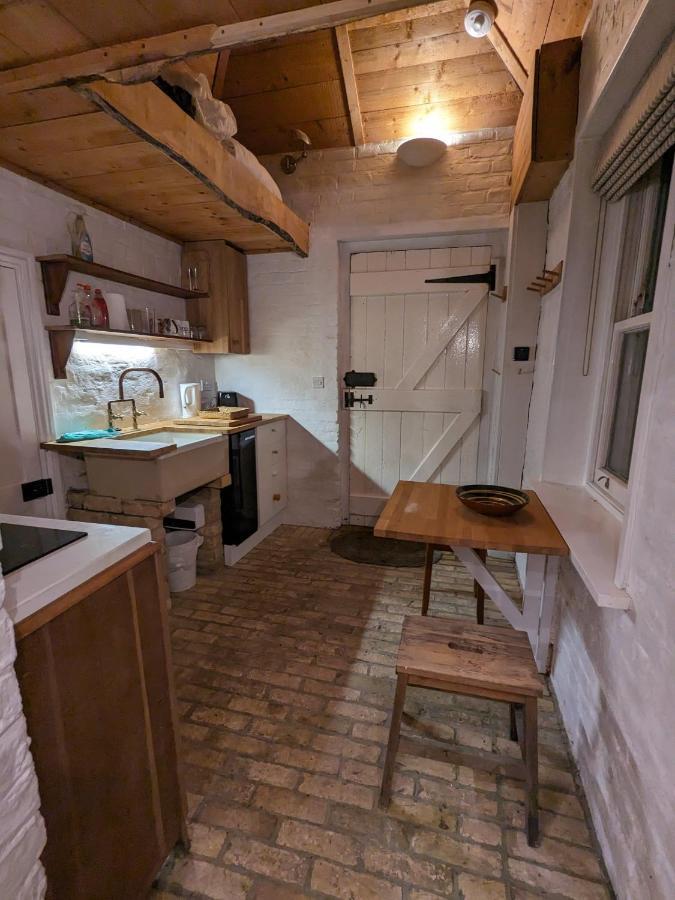 The Lookout: Cosy Compact Holiday home Totland (Isle Of Wight)